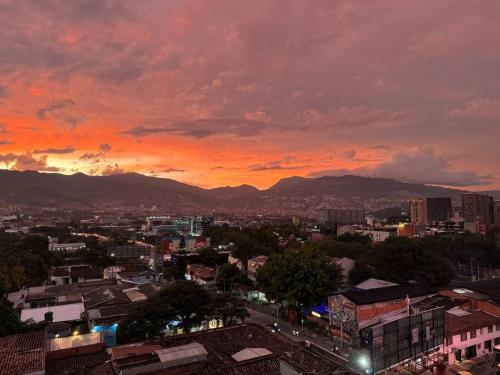 Exclusivo apartamento en Poblado con AC a 1 min Provenza, Medellín (fotografie 10)