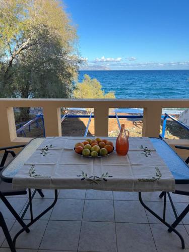 Romantic House on the beach gîte à louer Agía Pelagía