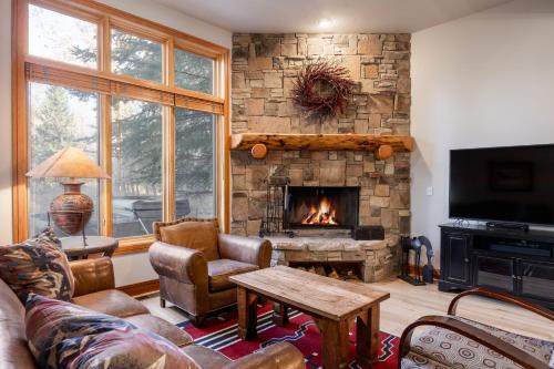 Luxury Townhome, Private Hot Tub