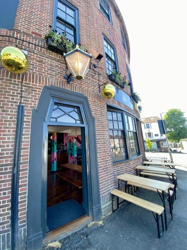 The Admiral - Brighton