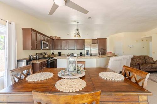Beautiful home in Southwest Tucson near คาสิโน เดล โซล