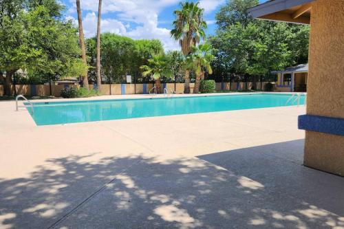 Beautiful home in Southwest Tucson near คาสิโน เดล โซล