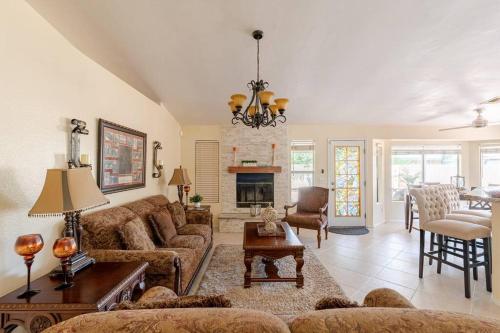 Beautiful home in Southwest Tucson near คาสิโน เดล โซล