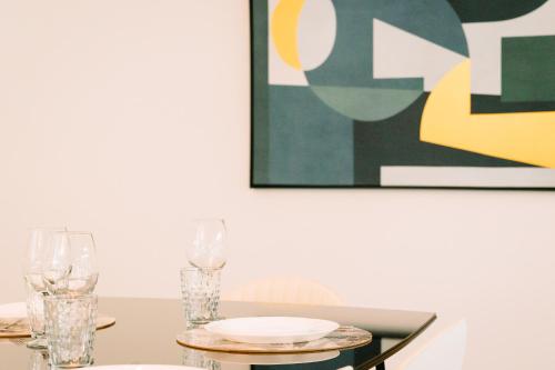 Newly Remodeled 5BR House with Pool and King Beds in Punta Paitilla