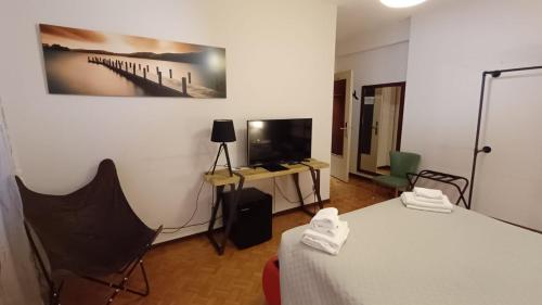 Double Room image 6