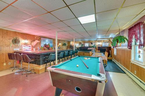Lanesville Home w/ Pool Table, Bar & Deck!