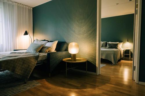 2 twin beds, 1 sofa bed