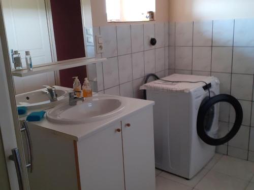 Charmant gîte rural avec terrasse et garage proche loisirs - FR-1-583-311