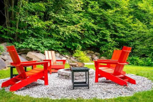 35 Hideaway - Mtn Views, Hot Tub, Game Room, Dogs Ok, 12 Mins to Sunday River, Bethel (photo 5)