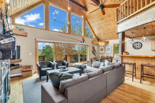 35 Hideaway - Mtn Views, Hot Tub, Game Room, Dogs Ok, 12 Mins to Sunday River, Bethel (photo 9)