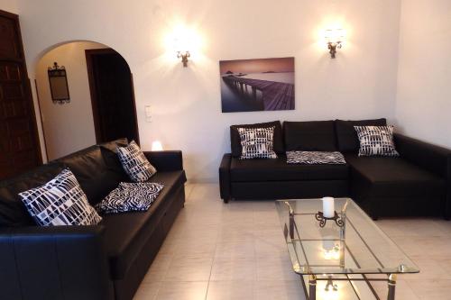 Villa with Private Pool image 1