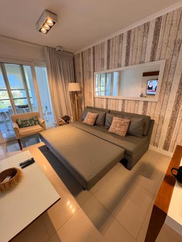 One-Bedroom Apartment image 1