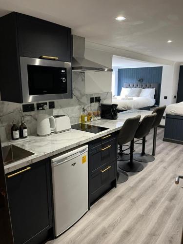 Sutherland mini apartments, Fort William