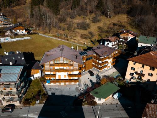 Viesnīcas āriene, Borgo Nuovo Deluxe con Disney 2 parcheggi in Forni Di Sopra