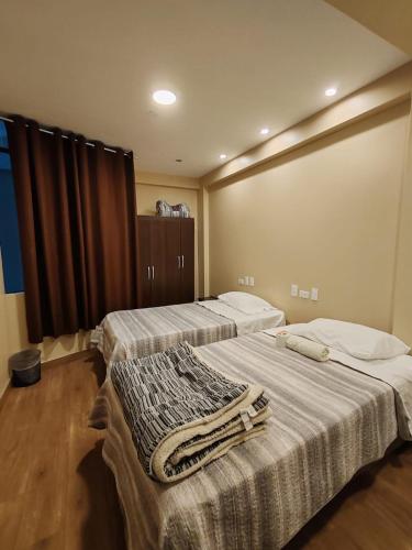 2 twin beds