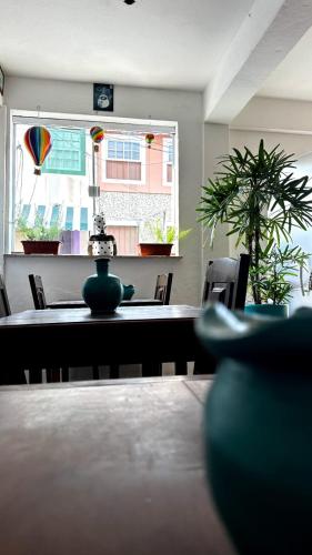 Suites & Hostel Manjericão (Suites & Hostel Manjericao) in ปาราตี