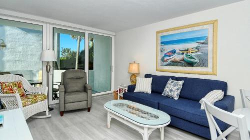 LaPlaya 104E Perfectly located near the path to the beach just steps from the pool - image 7