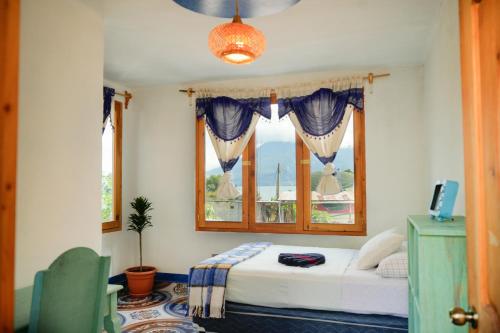 Casa Madera in San Marcos La Laguna