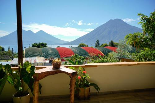 Casa Madera in San Marcos La Laguna