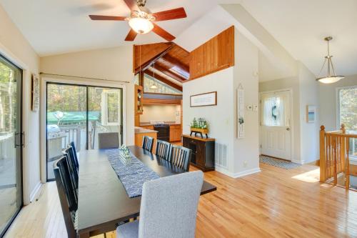 Waterfront Martin Home with Fire Pit and Large Deck in South Union, USA
