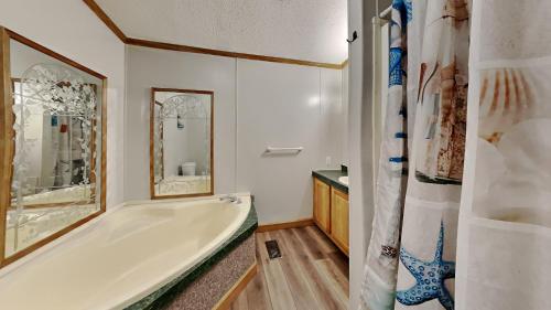 Island Club #58 Island Club #58