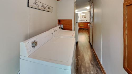 Island Club #58 Island Club #58