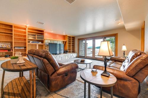 Vineyard Farmhouse in Oakland w/ Hot Tub! in Rice Hill (OR)