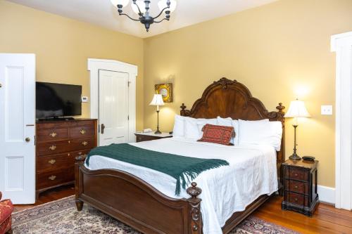 Eliza Thompson House Historic Inns of Savannah Collection - image 2