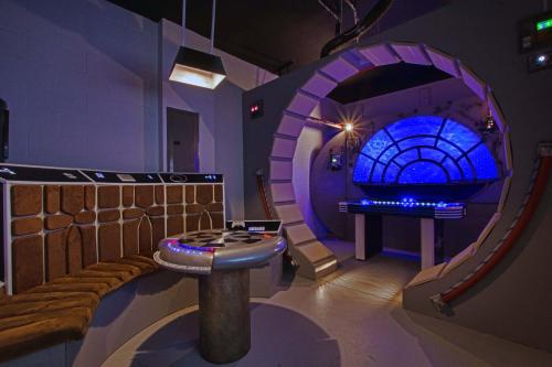 Chic Home Themed Bedrooms Game Room Best Spot - image 12