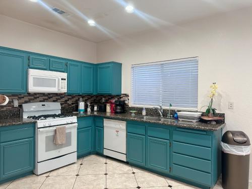 3 bedrooms house with private pool free parking, Las Vegas (fotografie 8)