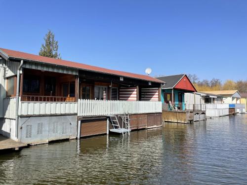 Bootshaus in Mirow mit überdachter Terrasse, Mirow (photo 2)