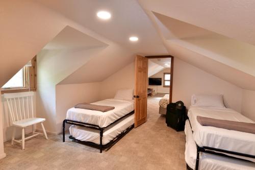Delton Oaks Resort Motel - image 13