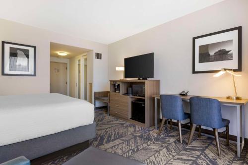 Best Western Plus Bayside Inn - image 7