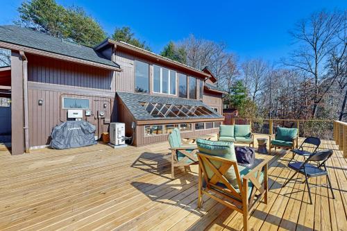 Blue Mountain Retreat in Weaverville, USA