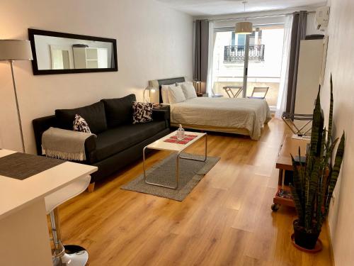 Apartamento Céntrico y Moderno con Balcon, Piscina, Gimnasio y Laundry