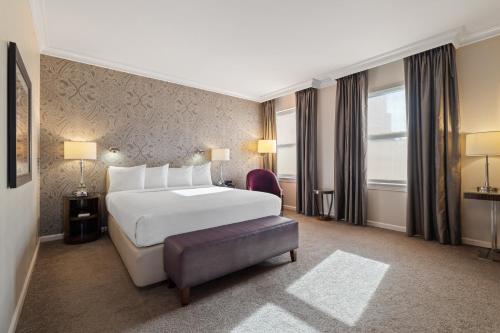 Hotel De Anza near J Lohr Borászat