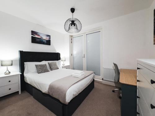 Imperial Stays- Parking, 4K TVs, Central, WIFI and more!, Bath (fotografie 3)