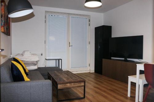 Imperial Stays- Parking, 4K TVs, Central, WIFI and more!, Bath (fotografie 7)