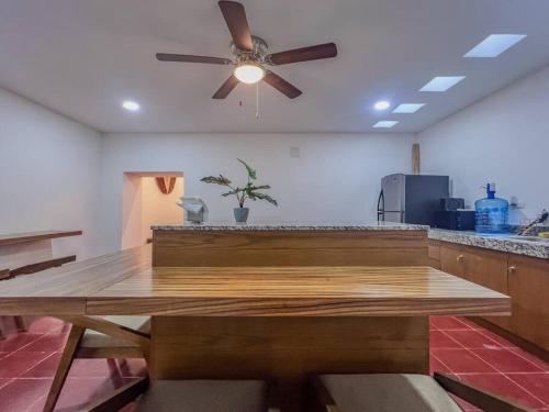 4 Br semi luxury house in downtown with pool - Casa San Juan in San Juan