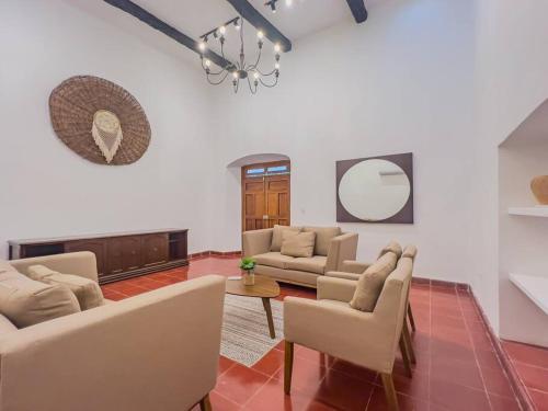 4 Br semi luxury house in downtown with pool - Casa San Juan in San Juan