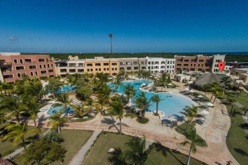 Your Private Pool, Marina Resort Hot Tub & Grounds Your Private Pool, Marina Resort Hot Tub & Grounds