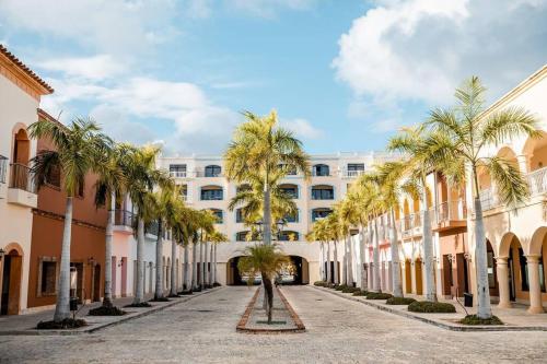 Your Private Pool, Marina Resort Hot Tub & Grounds Your Private Pool, Marina Resort Hot Tub & Grounds