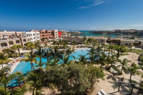 Your Private Pool, Marina Resort Hot Tub & Grounds Your Private Pool, Marina Resort Hot Tub & Grounds