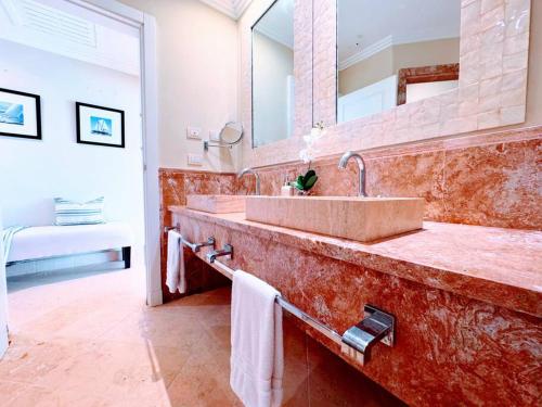 Your Private Pool, Marina Resort Hot Tub & Grounds Your Private Pool, Marina Resort Hot Tub & Grounds