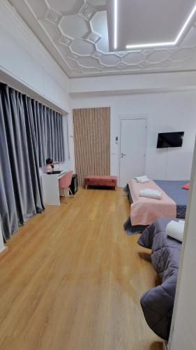 B&B ONE, Katánie (fotografie 2)