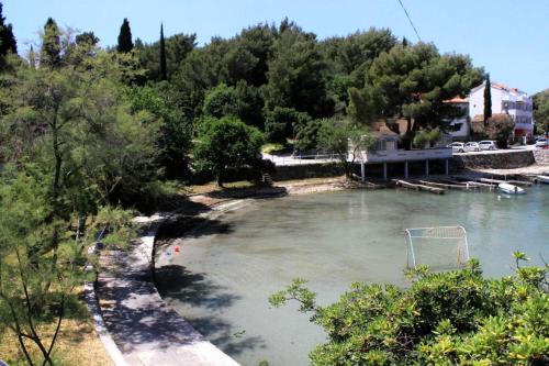 Apartment Milu - 80m from sea - image 13