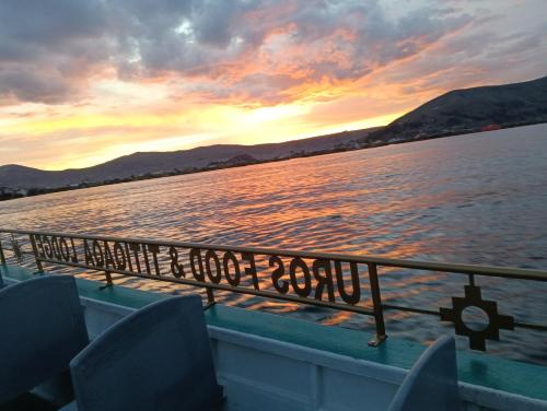 Urosfood & Titiqaqa Lodge in Puno