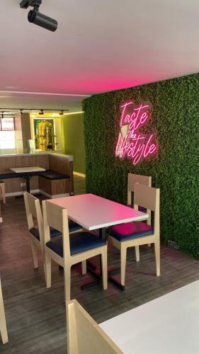 HOTEL del OESTE B&B in โกมูนา 1