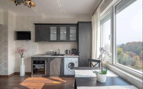 Budget Stay in City Center near NDK, Sofia (photo 10)
