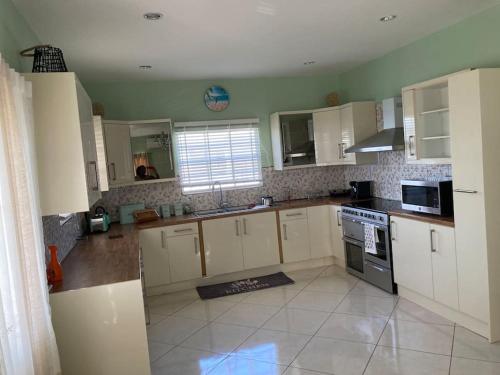 ห้องครัว, A home away from home in ซิกนัลฮิลล์